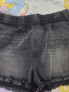 Kendall & Kylie Black Elastic Waist Denim Short M